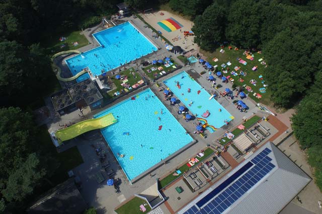 Tourist-Info-Het-Reestdal_CT_bekijkendoen_met-kinderen_waterpret-heuveltjesbosbad-Balkbrug-03