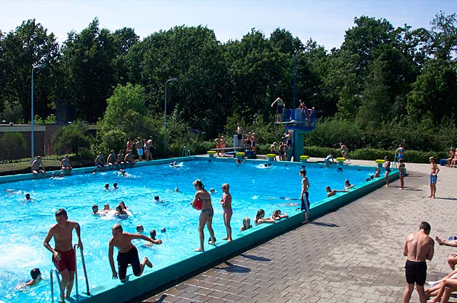 Tourist-Info-Het-Reestdal_CT_bekijkendoen_met-kinderen_waterpret-zwembad-De-Slenken-de-Wijk