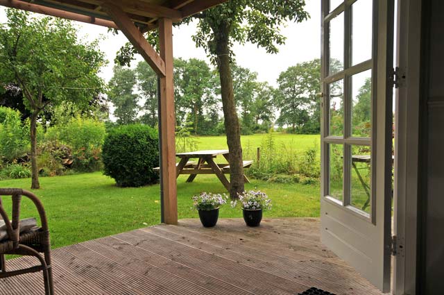 Tourist-Info-Punt-Het-Reestdal_CT_overnachten_bed-breakfast_hutje-aan-de-wei-terras Tourist-Info-Punt-Het-Reestdal_CT_overnachten_bed-breakfast_hutje-aan-de-wei-terras