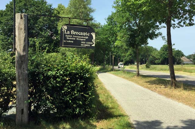 Tourist-Info-Het-Reestdal_CT_bekijkendoen_recreatie-vrije-tijd_winkelen_winkelen-in-de-Wijk-la-Brocante-antiek