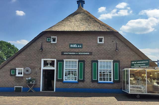 Tourist-Info-Het-Reestdal_CT_bekijken-doen_winkelen_winkelen-staphorst-ijhorst_Roel-souvenirs-houten-speelgoed-decoratie