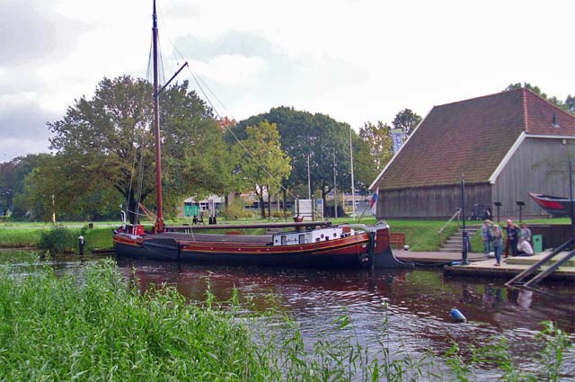 Tourist-Info-Het-Reestdal_CT_bekijken-doen_kunst-cultuur_erfgoed_kalkovens-scheepswerf-dedemsvaart