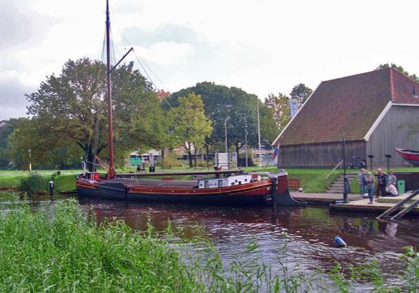 Tourist-Info-Het-Reestdal_CT_bekijken-doen_kunst-cultuur_erfgoed_kalkovens-scheepswerf-dedemsvaart